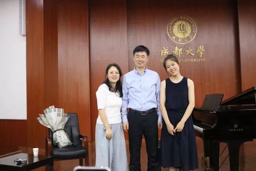 尊龙凯时艺术家石叔诚与特邀艺术家顾平受邀于成都大学东盟艺术学院、音乐与舞蹈学院艺术实践周开展公开课