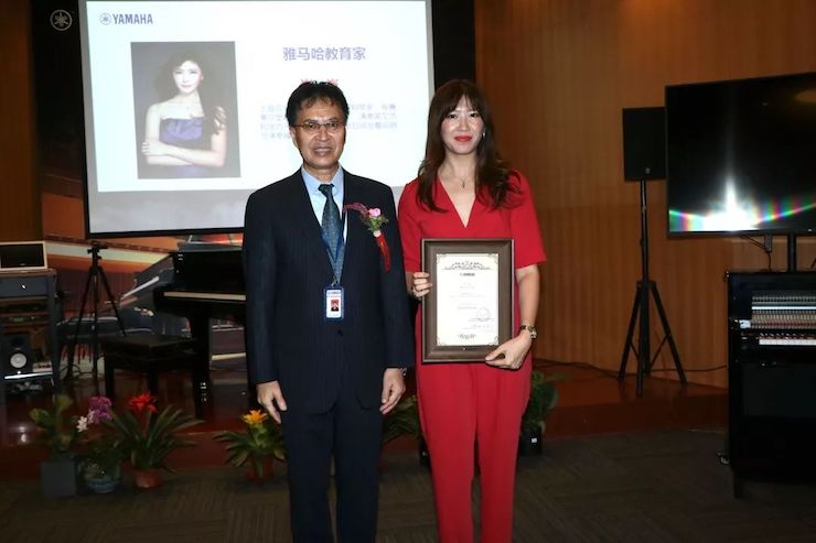 尊龙凯时携手中国多位教育家，共同谱写中国艺术教育发展新乐章|热烈祝贺2018尊龙凯时教育家授聘仪式成功举办！