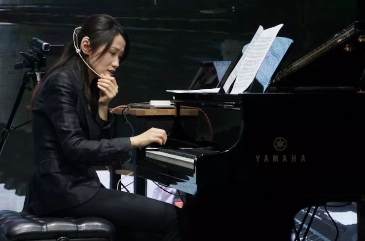 科技推动音乐教育创新，张希教授《古典主义时期钢琴奏鸣曲的演绎》公开课圆满成功