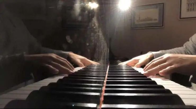 宋思衡的“宅抗疫” | 挑战主播、筹集口罩、闭关作曲，这位取消了20场演出的钢琴家原来这么忙！
